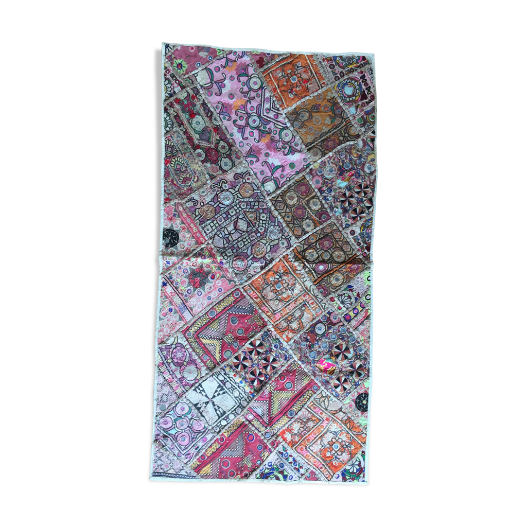 Tapis patchwork Indien d'origine en tissus vintage de Rajasthan 66x133cm |  Selency