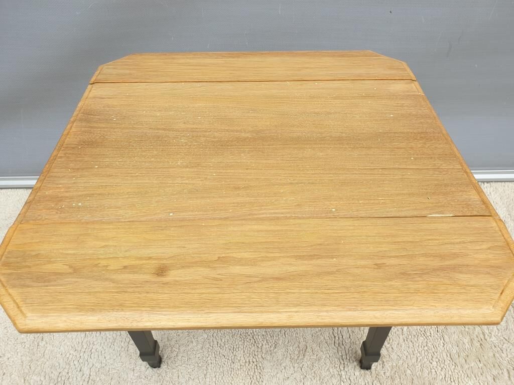 Two-tone kitchen table 2 extensions 1930