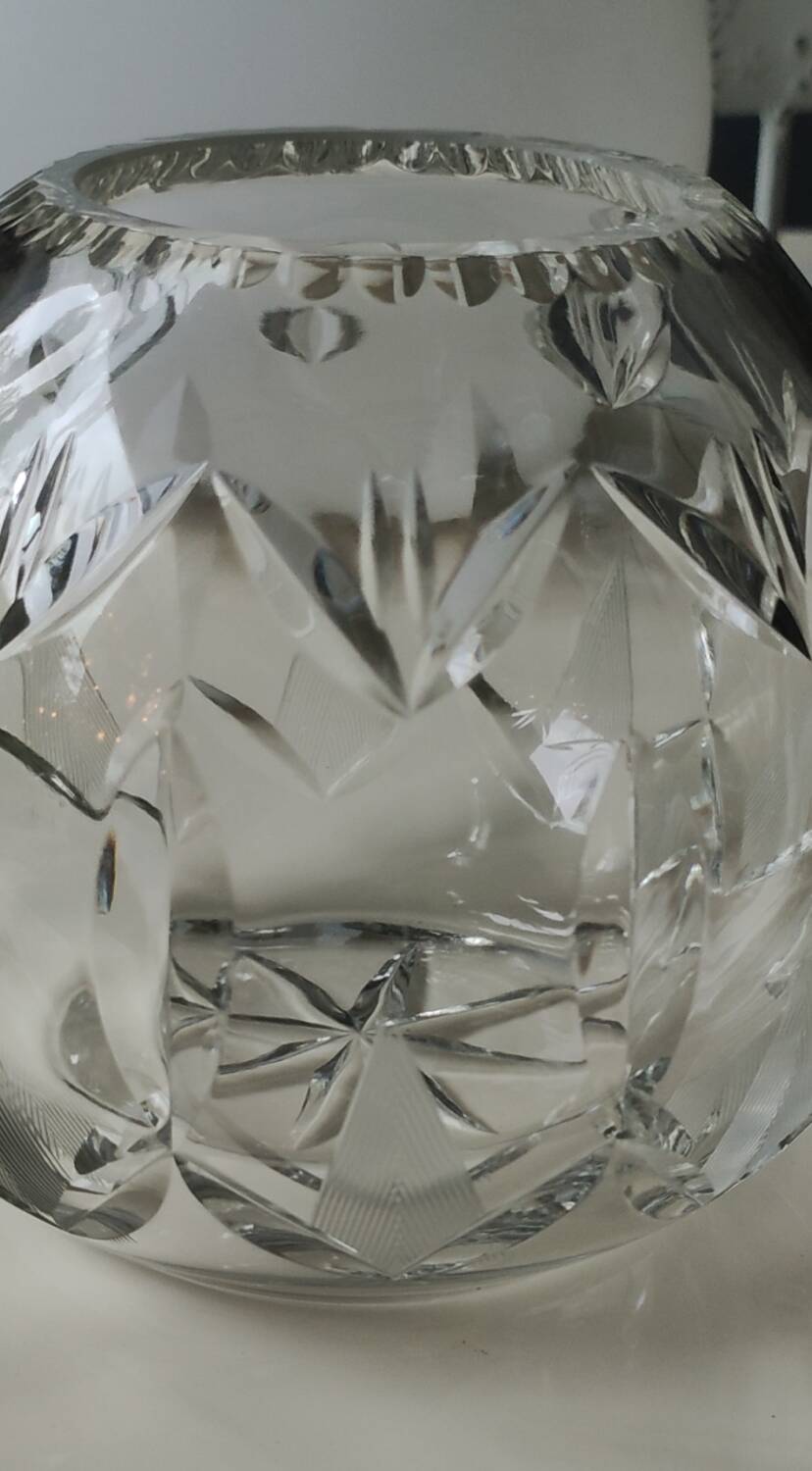 Vintage Nachtmann Spherical Vase. Crystal. Dimensions: 13 x 15 cm