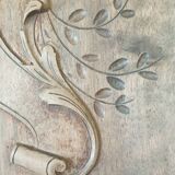 Grand fronton, panneau ancien en bois de noyer sculpté, élément mural