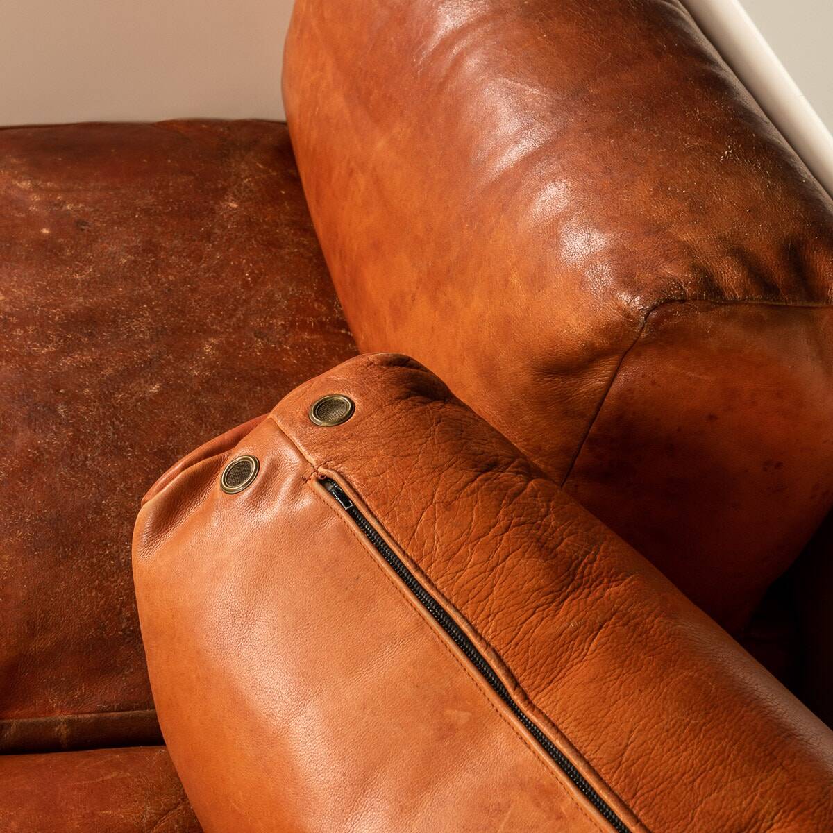 20thc two-seater saratoga sofa by lella and massimo vignelli for poltronova