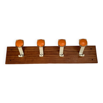 Coat hanger, 1970s