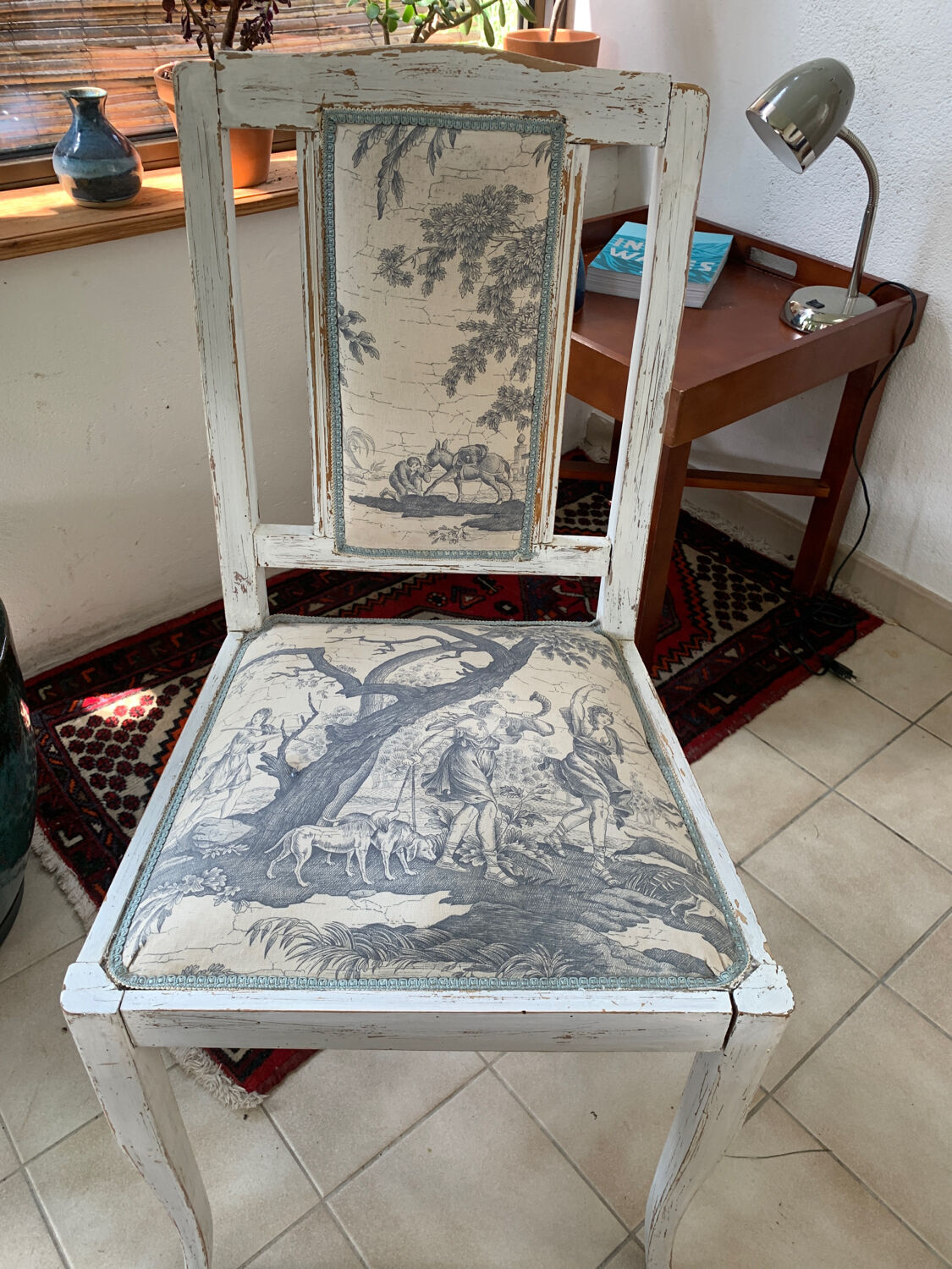 Chaise ancienne tapissée