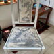 Chaise ancienne tapissée
