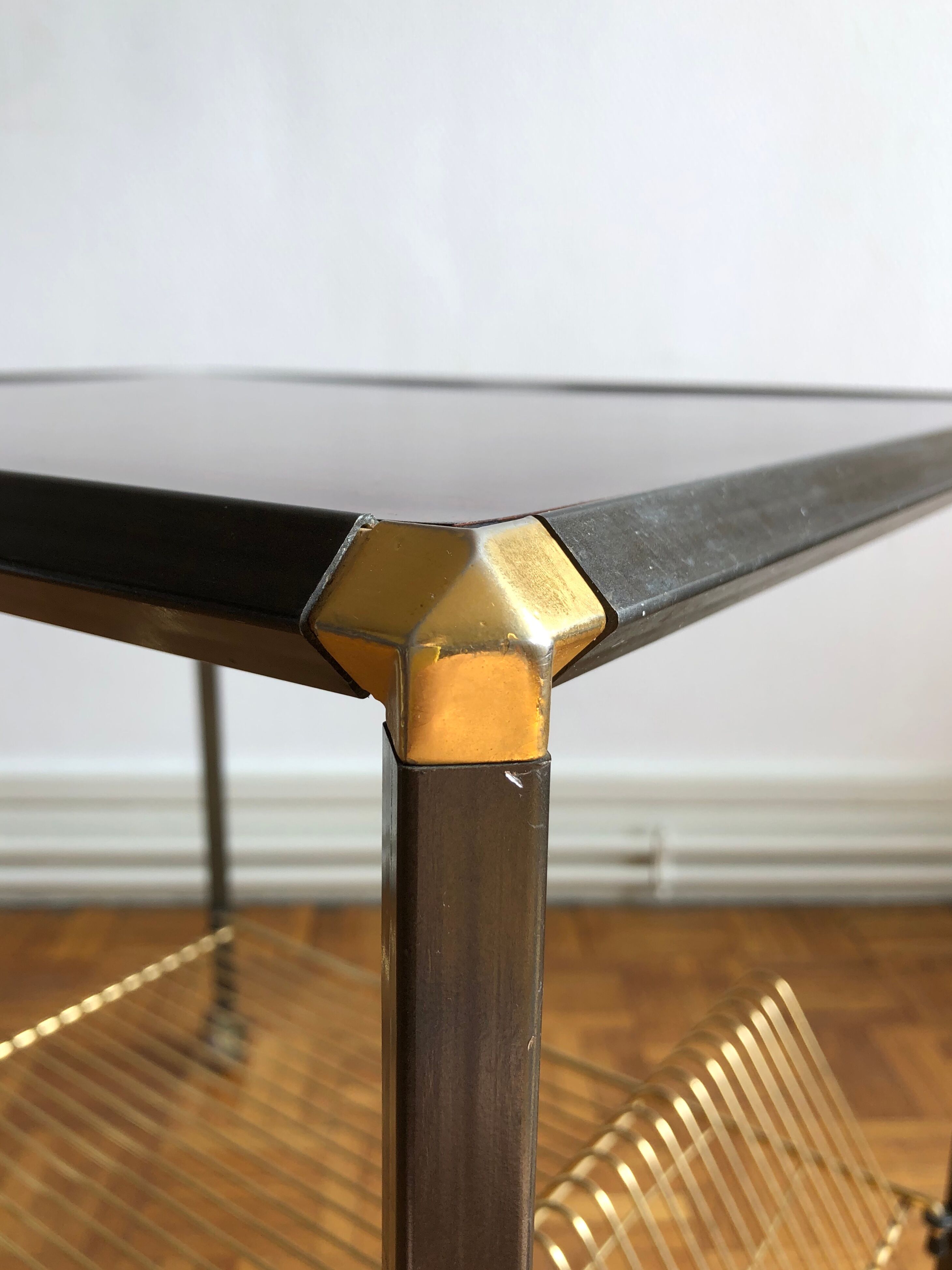 Desserte-vinyl holder