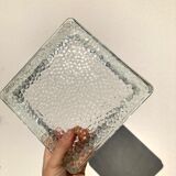 Molded glass pocket tray