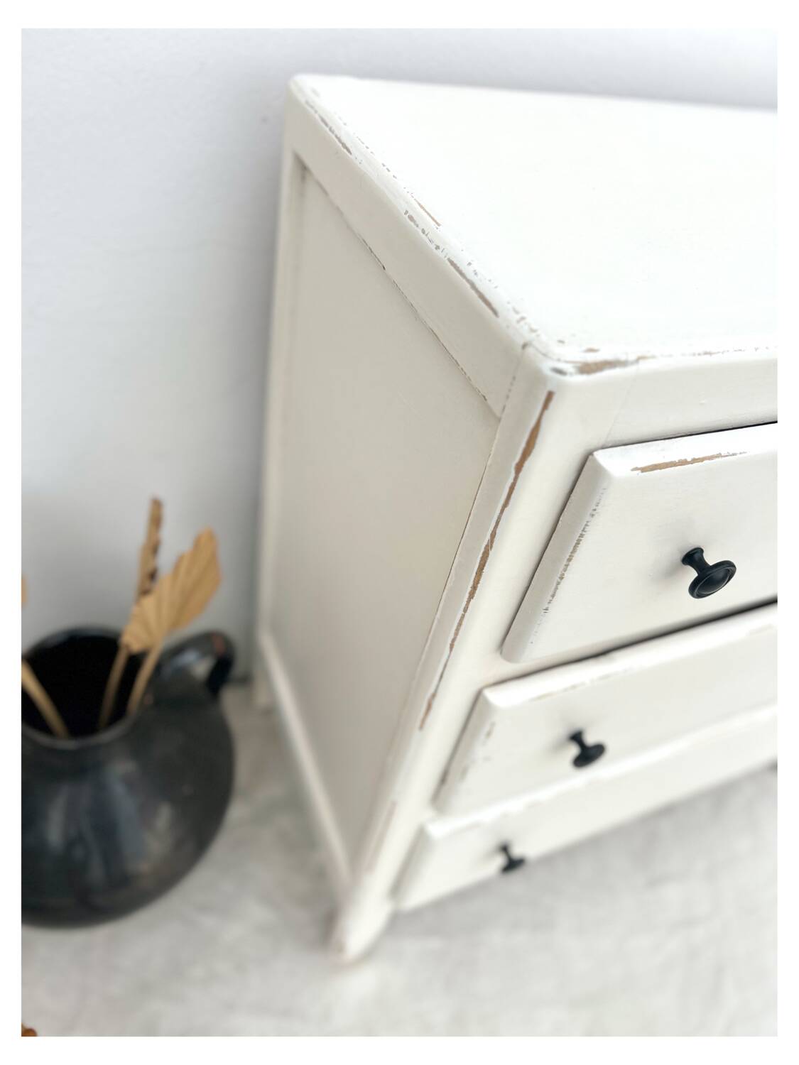 Vintage chest of drawers