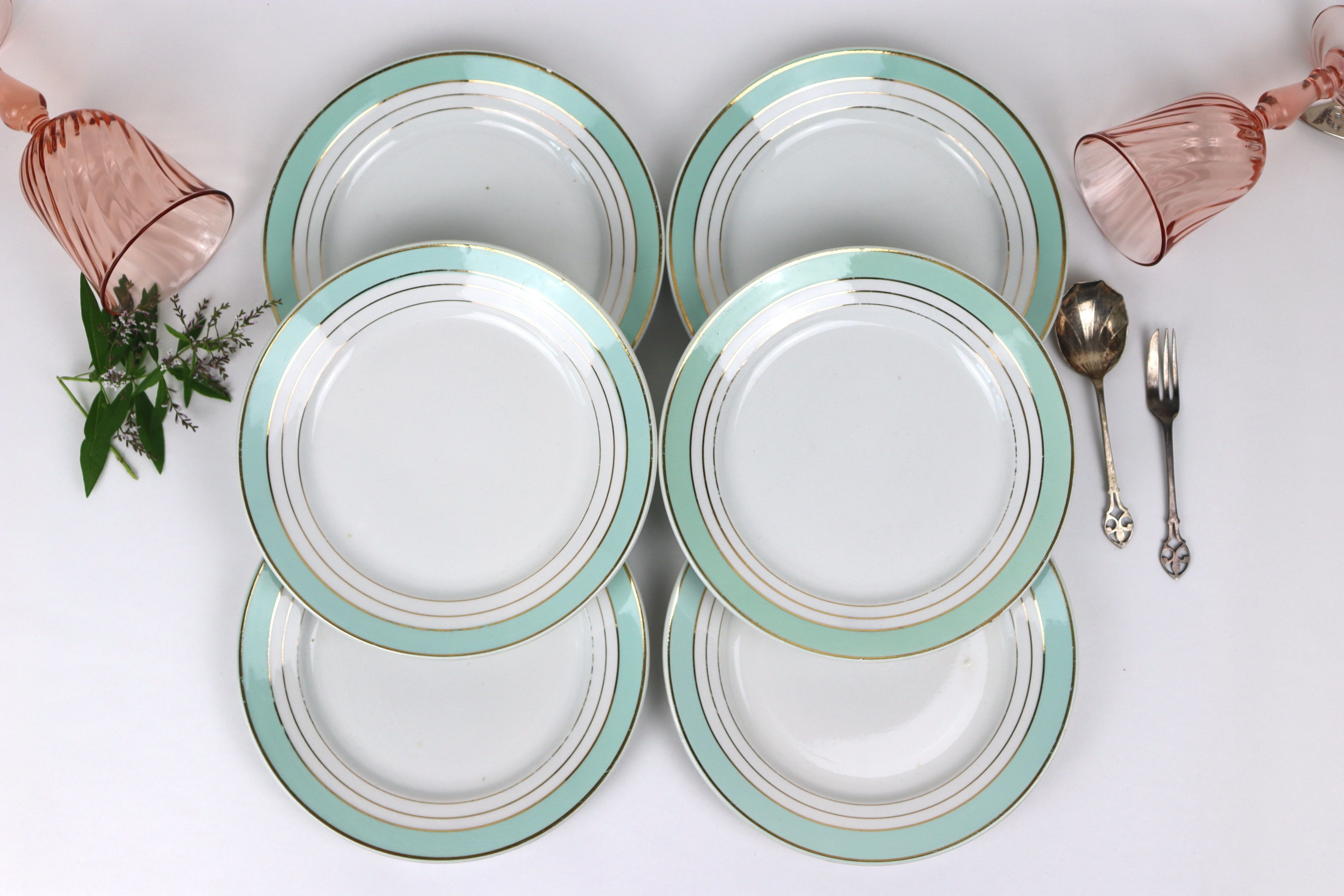 6 vintage plates