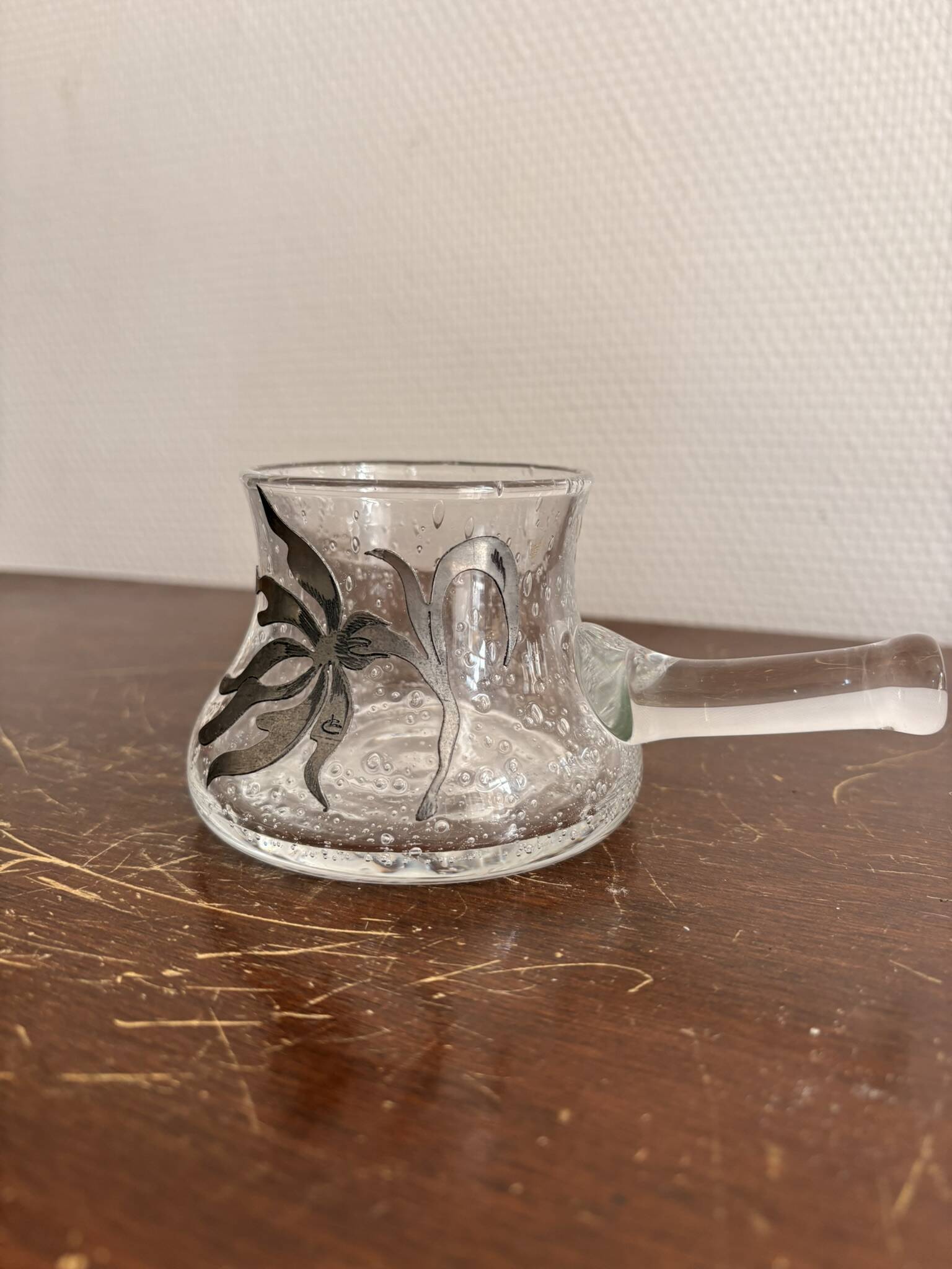 Pot à lait en verre bullé style Murano, signé