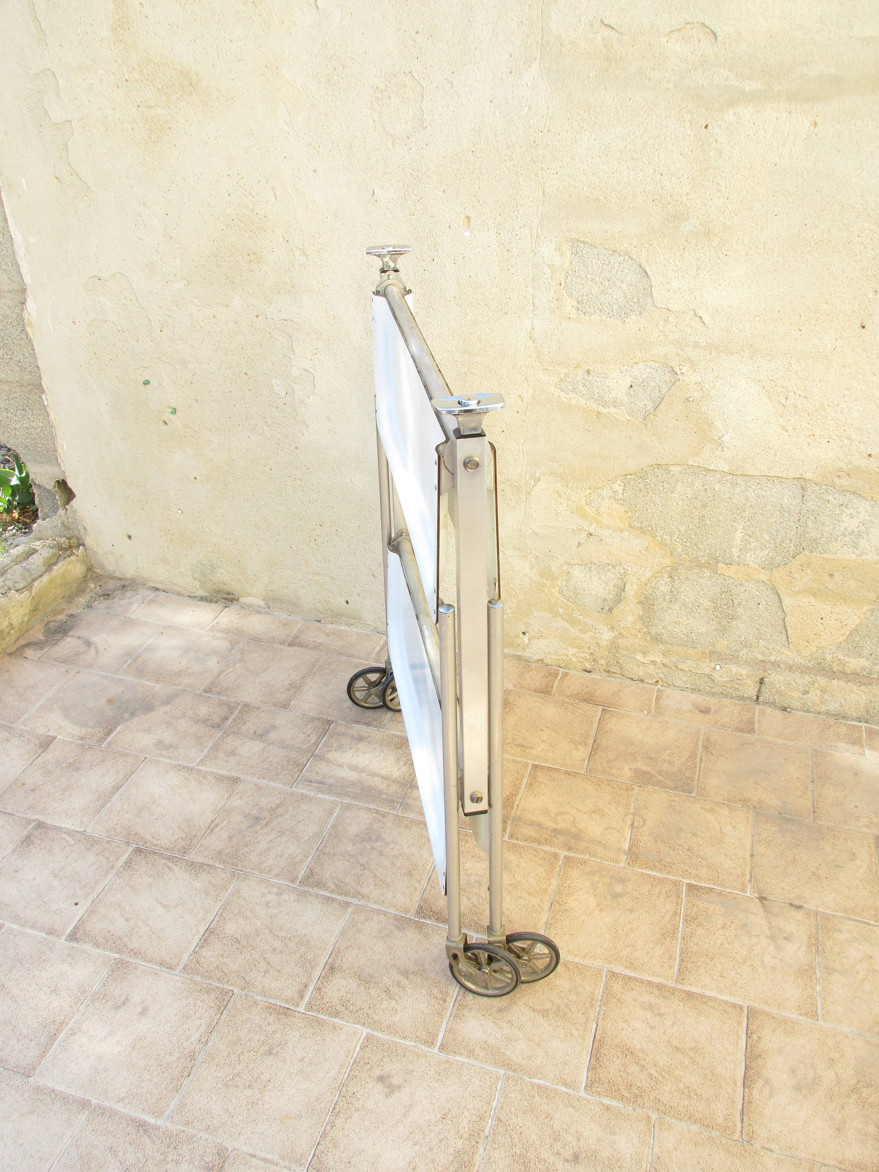 Roller folding extra table