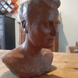 Bust woman of the 50s in terracotta