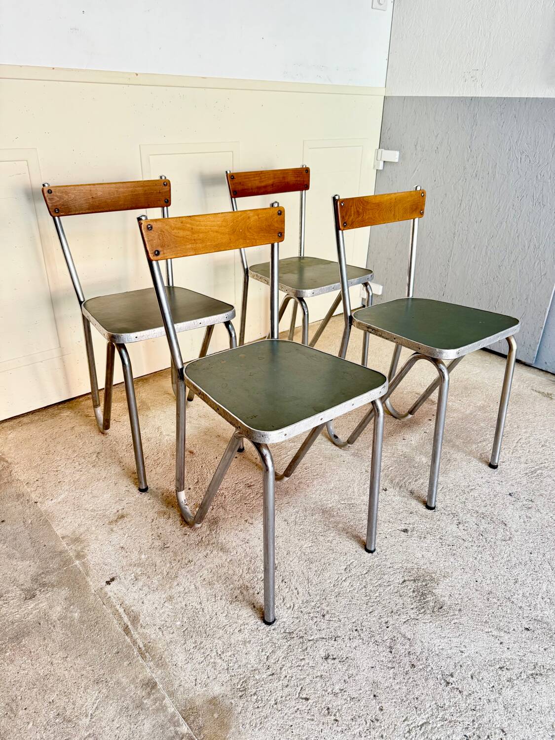 4 Modernist chairs from the 1930s
