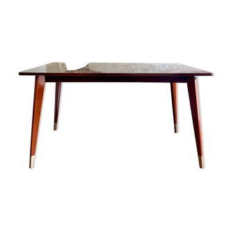 Extendable dining table compass feet