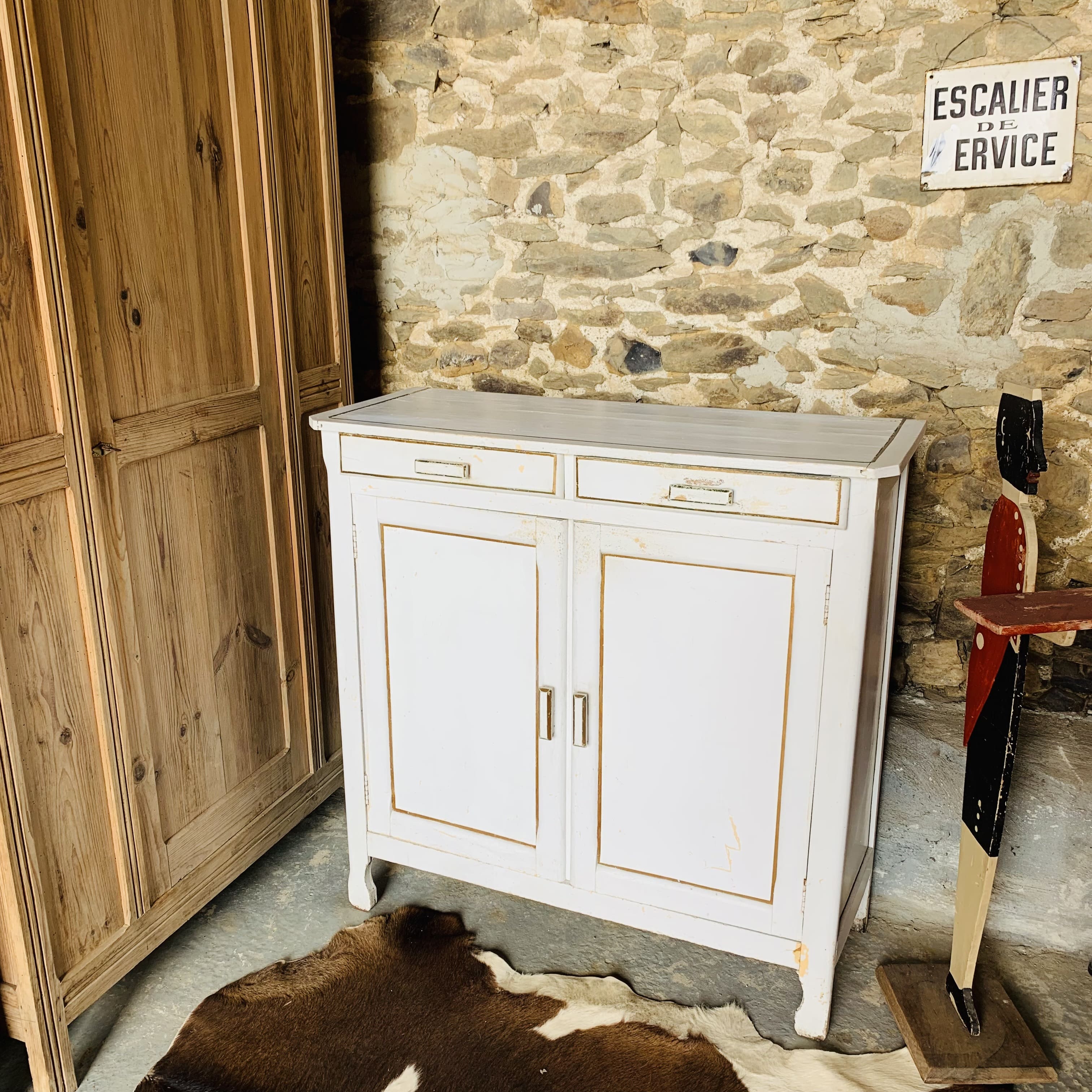 Parisian White buffet