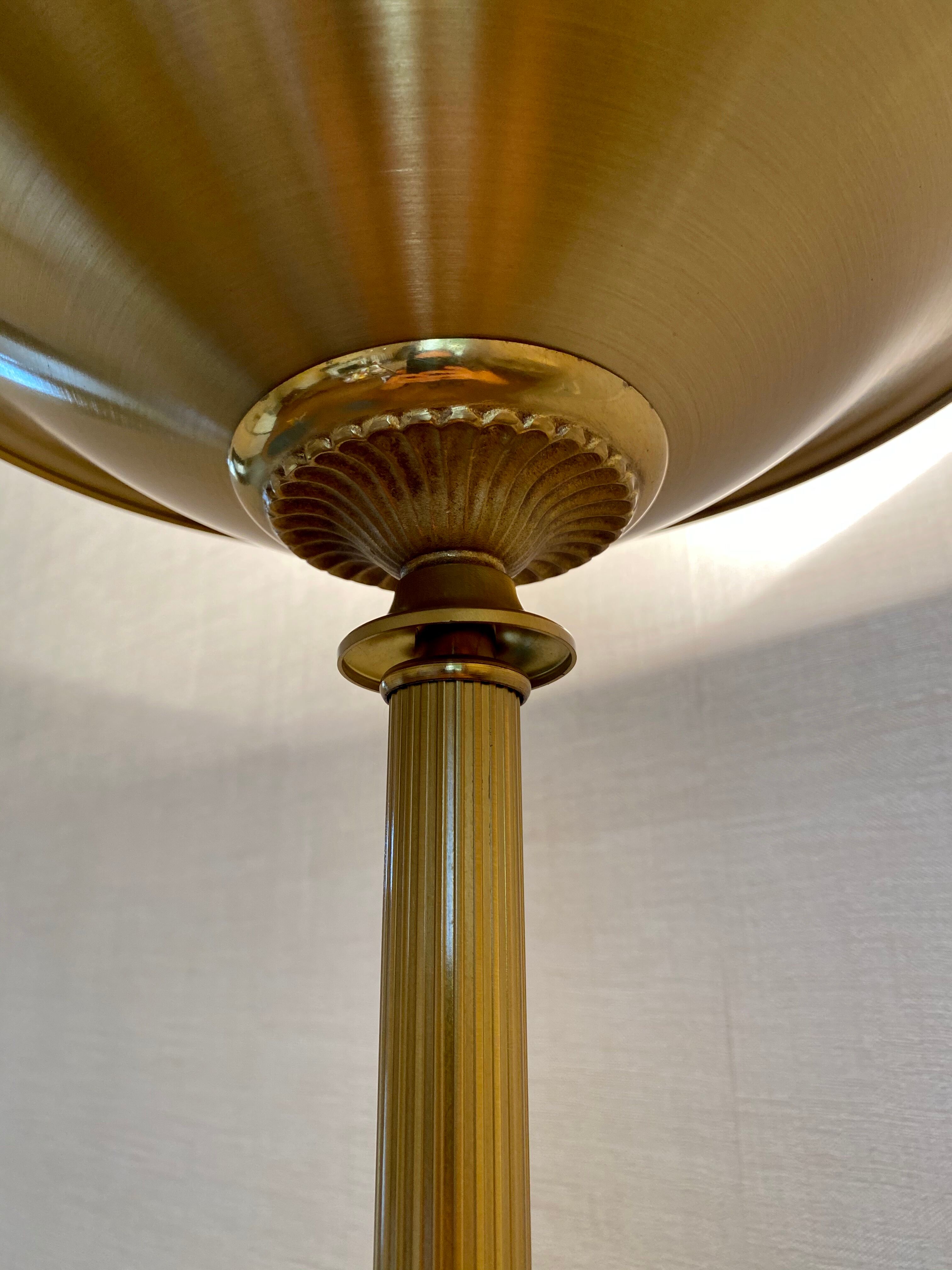 Lampadaire halogène style Louis XVI bronze et laiton, Lucien Gau