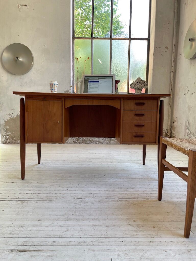 Scandinavian "boomerang" two-sided teak desk Midtjydsk Mobelfabrilk