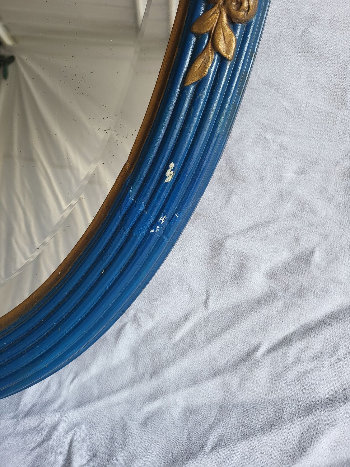 Antique oval mirror, royal blue and gold – rose design – 80 x 52 cm