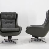 Ensemble de deux fauteuils à bascule pivotants en cuir du milieu du siècle, Peem, Finlande, 1970