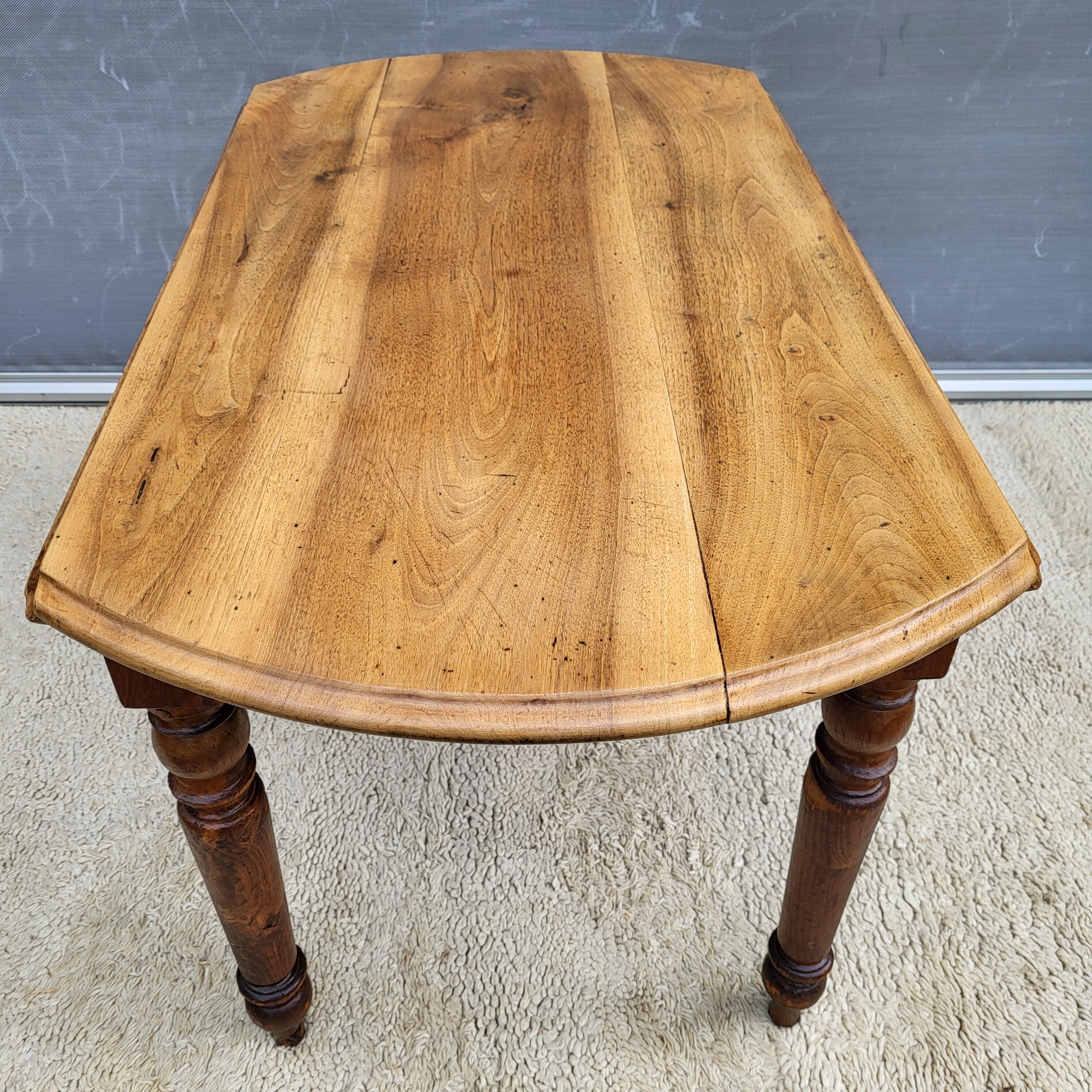 Table XIXth in Elm and Cherry: The Louis-Philippe Elegance