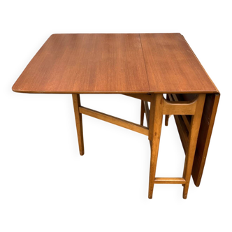 Modular Scandinavian table