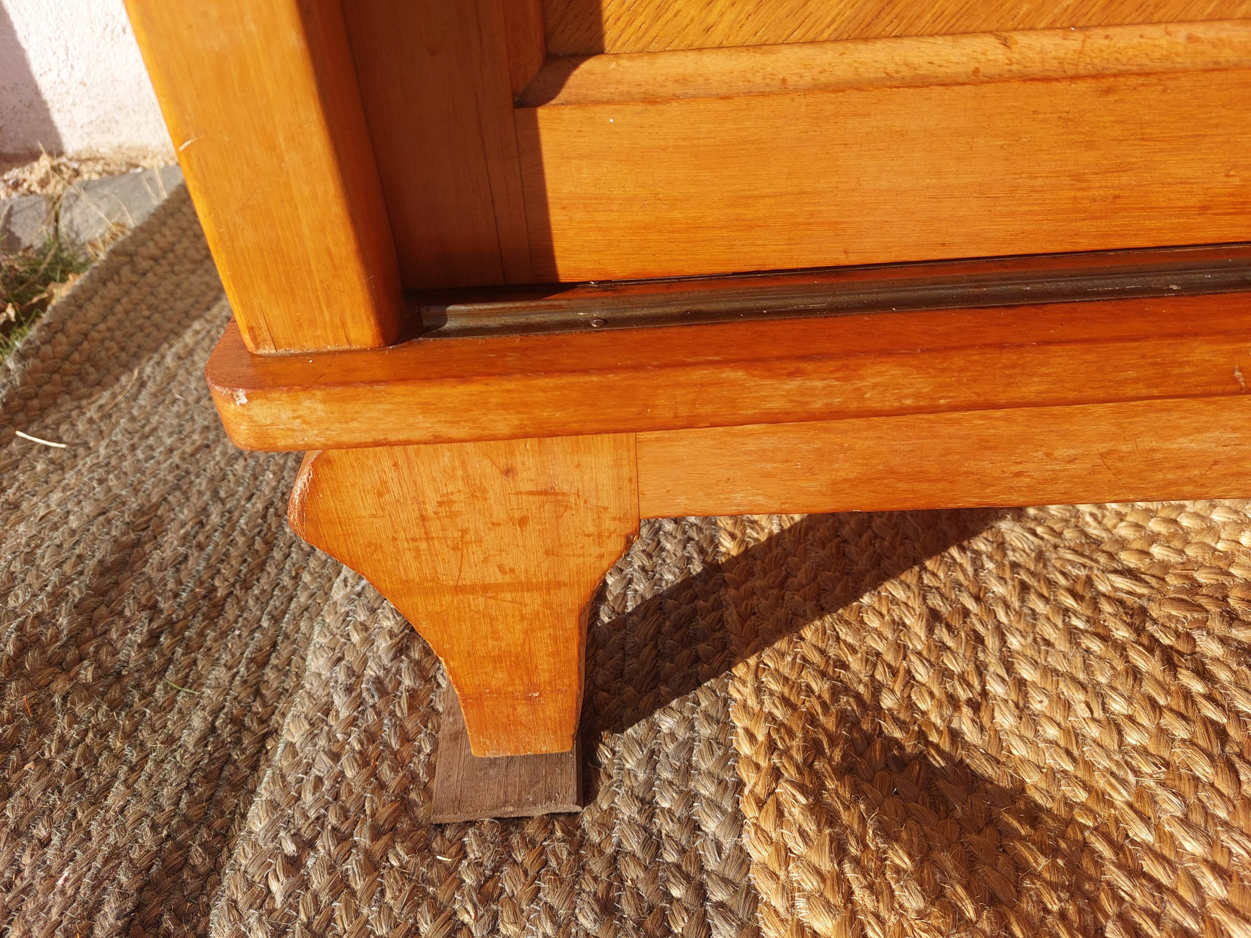 wardrobe, sliding doors