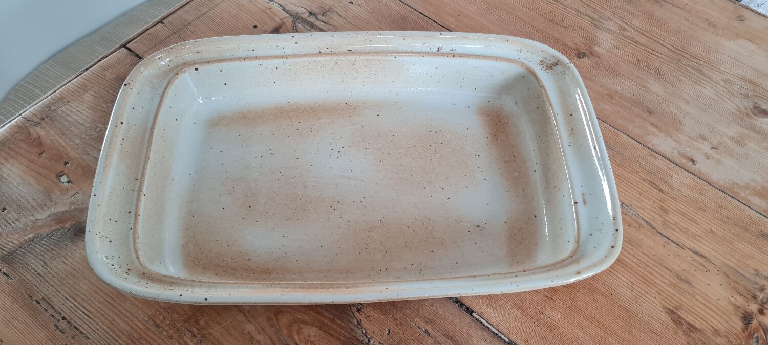 Glazed stoneware dish