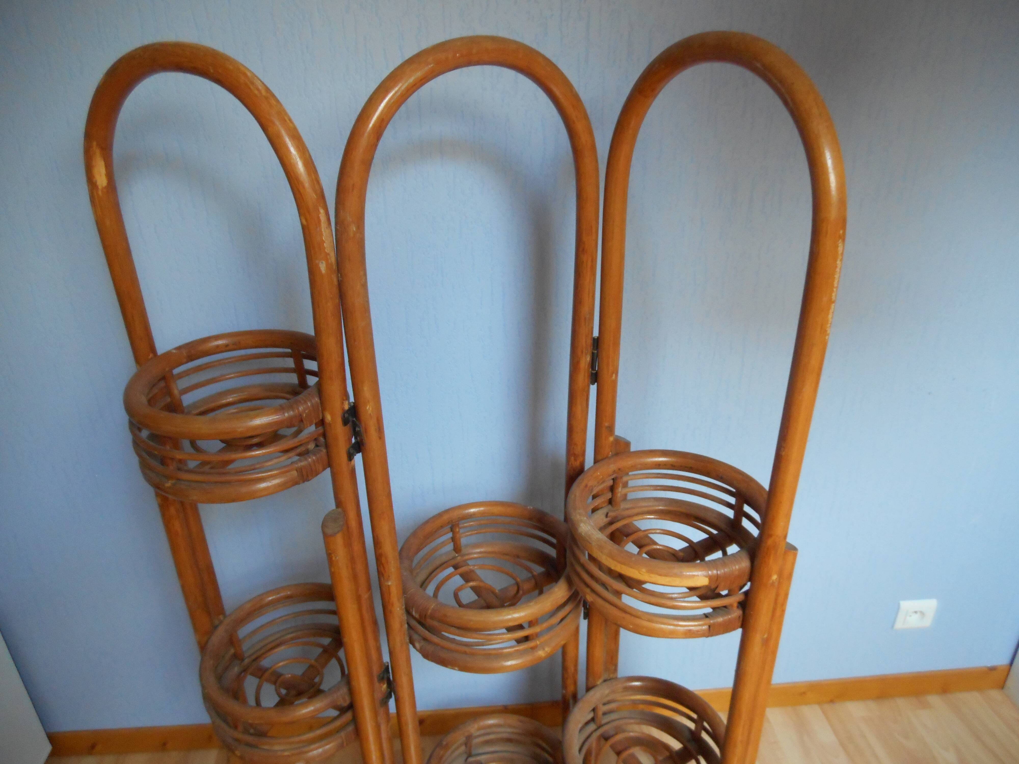 Rattan folding pot holder shelf