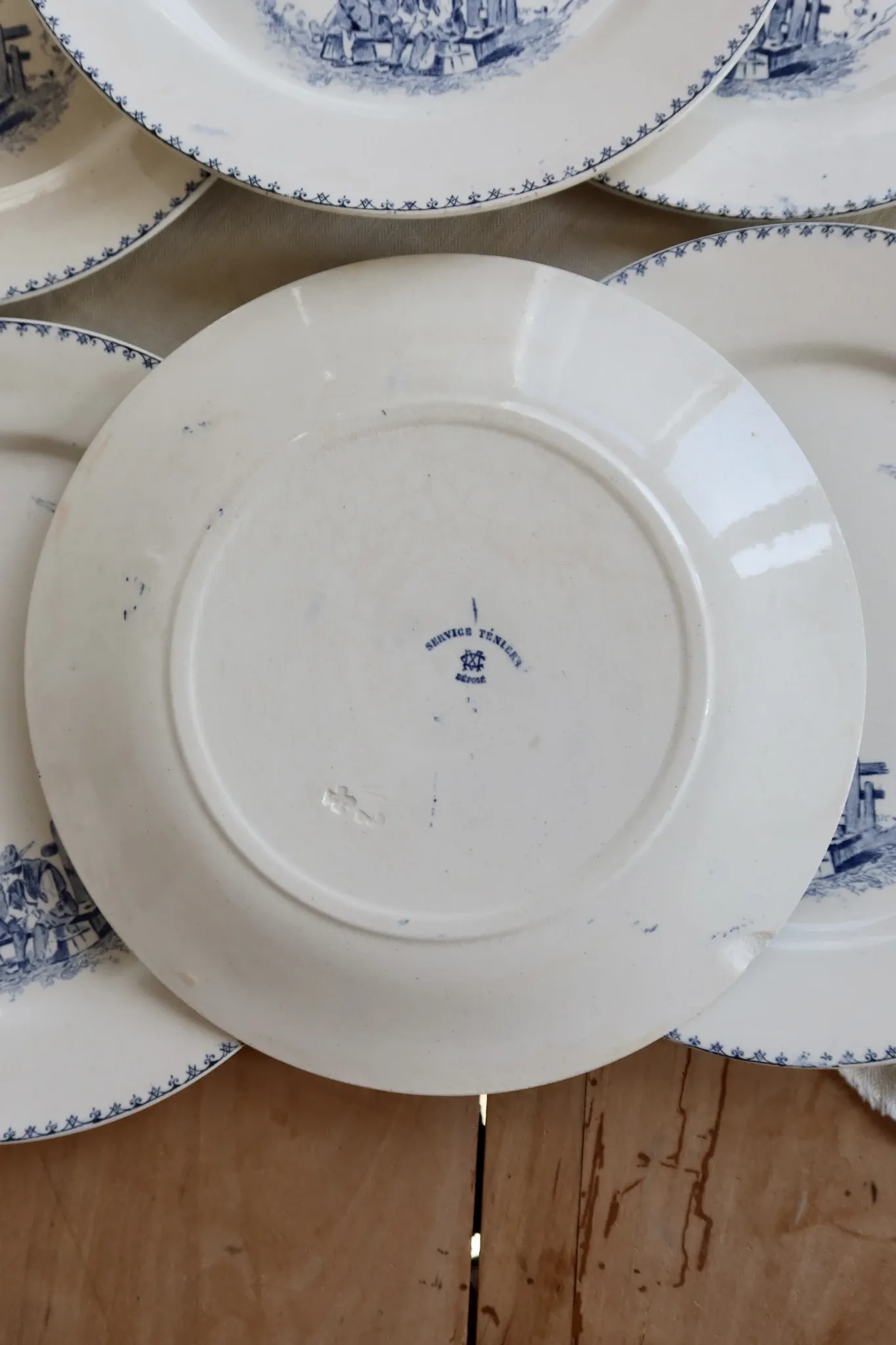 6 antique flat plates Creil and Montereau Téniers service