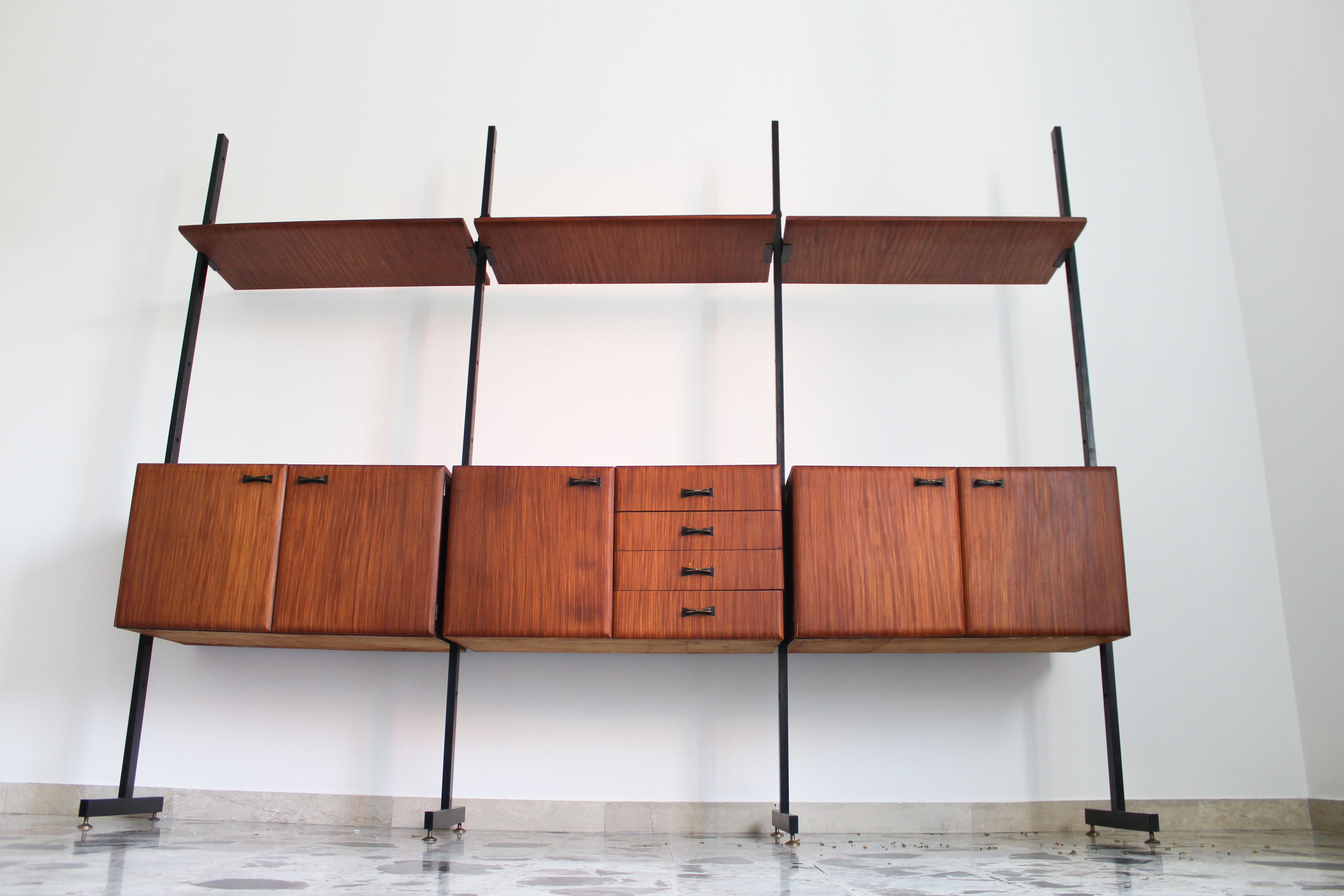 Bookcase in slab wood and black metal, Italy 50s