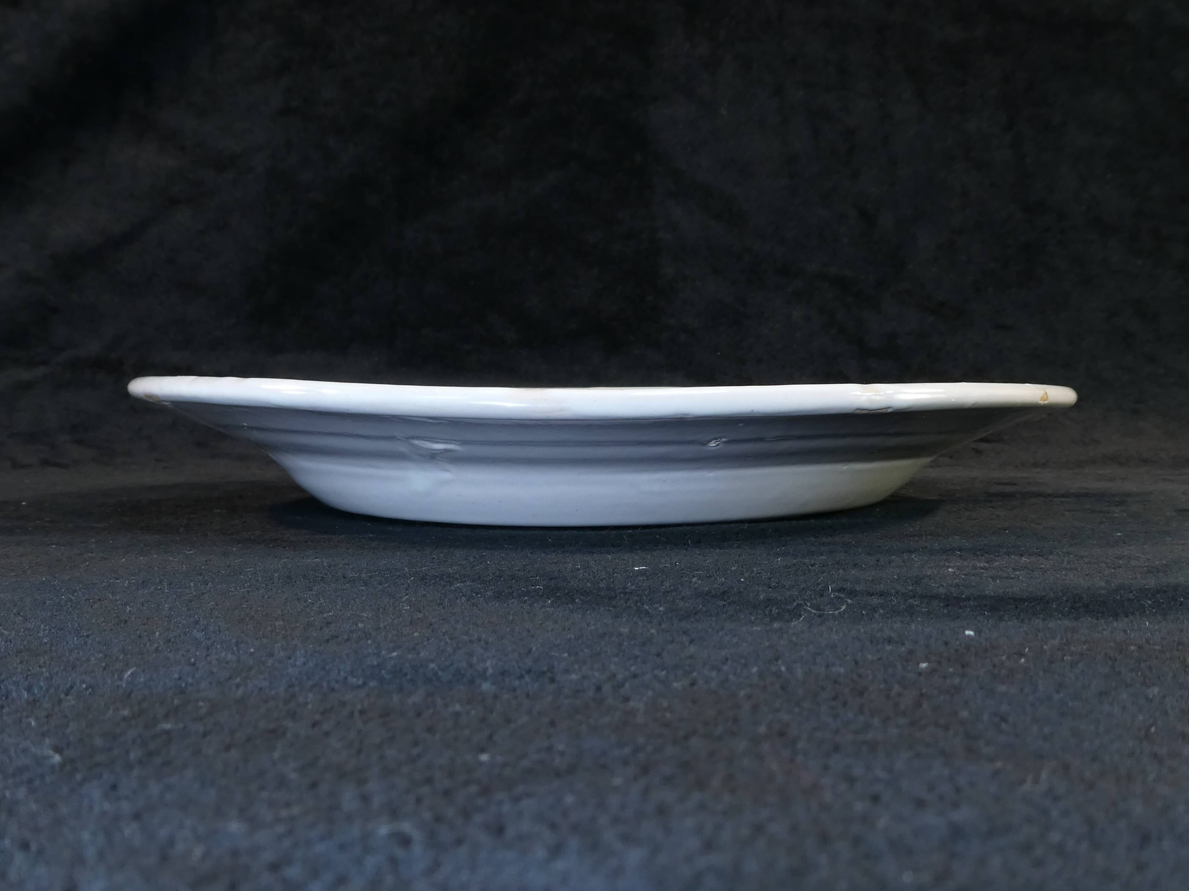 Plate in faience hr quimper decoration of breton