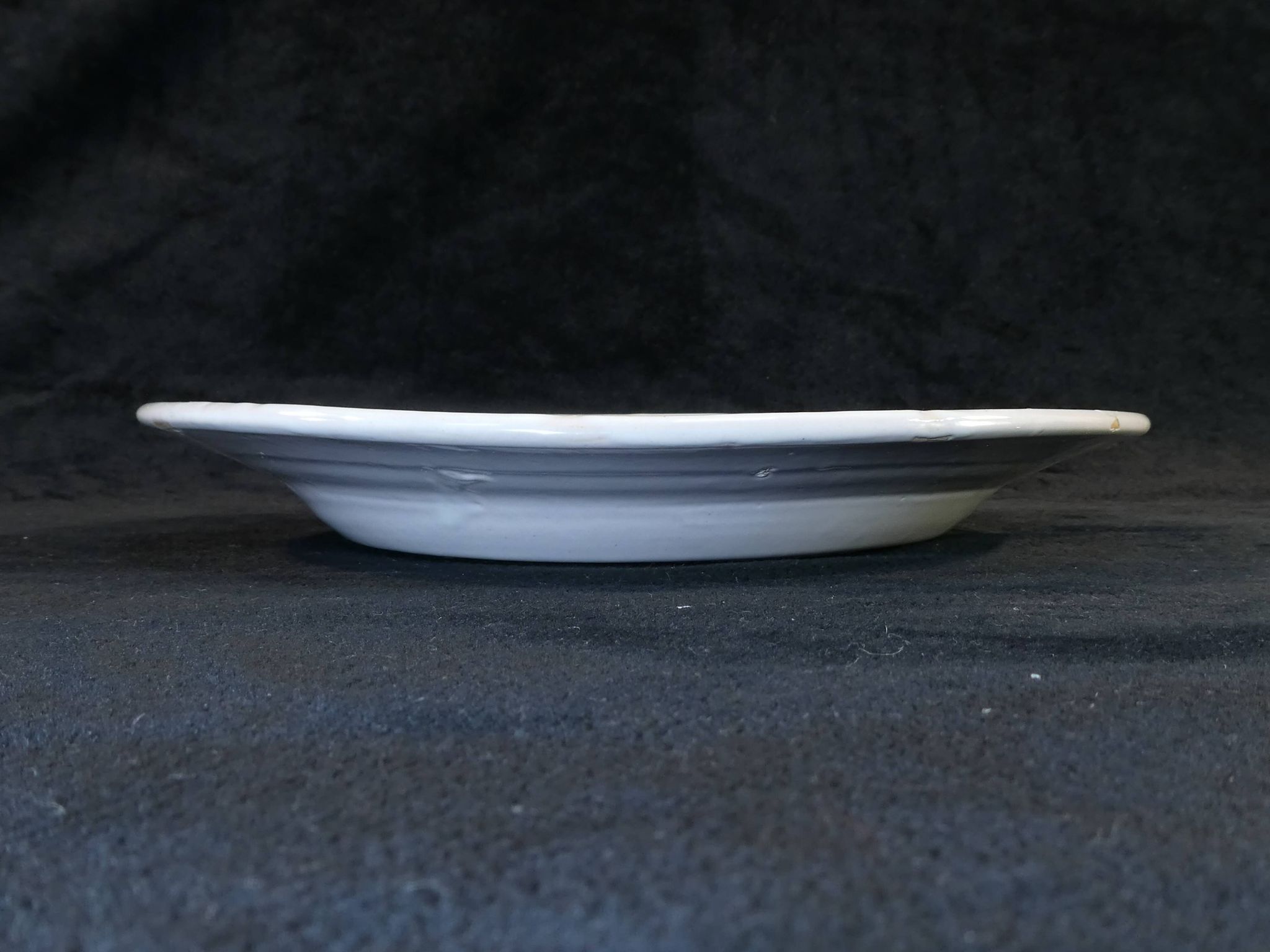 Plate in faience hr quimper decoration of breton