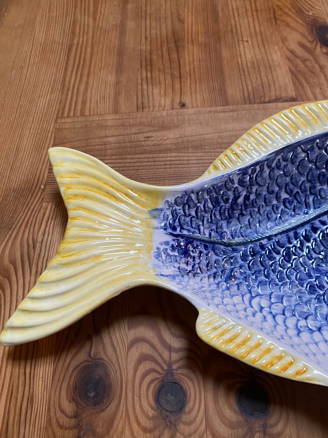 Porcelain fish dish