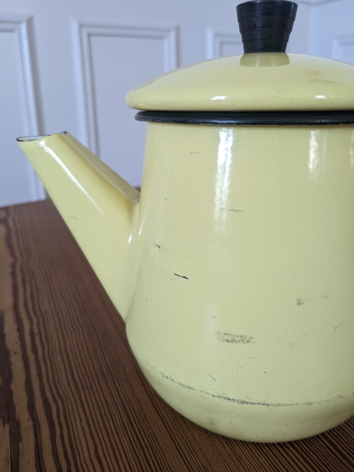 Enamelled coffee maker