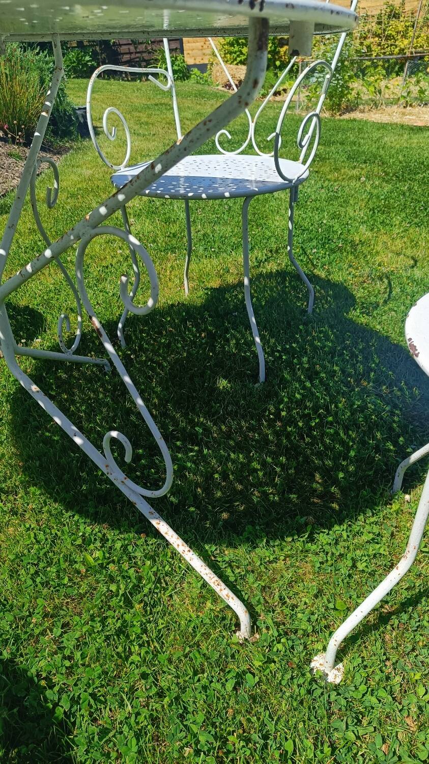 White wrought iron garden furniture