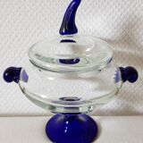 Plat de bonbonnière Cristal de Paris avec des détails bleu cobalt