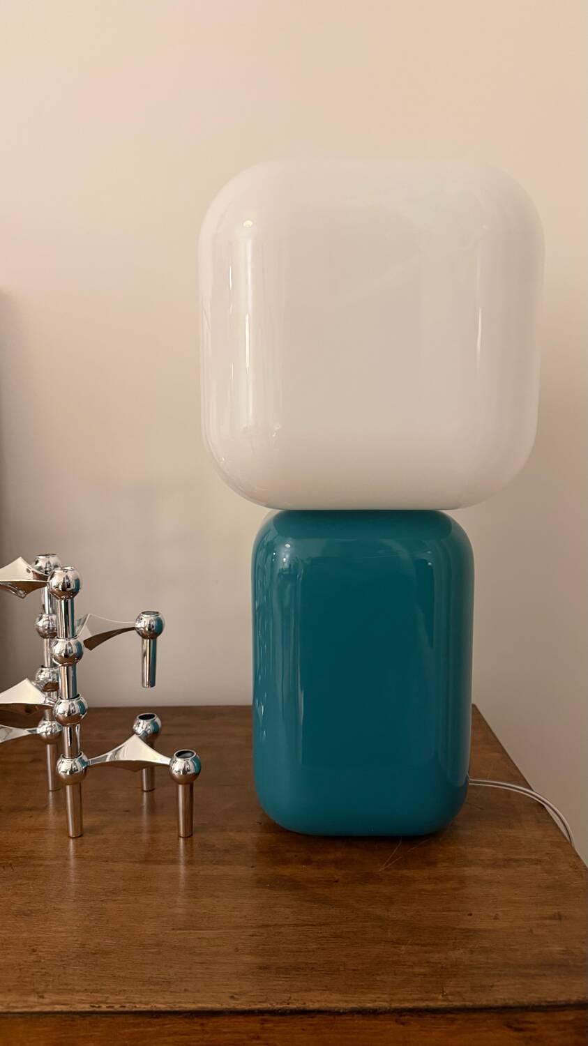 Lampe Maé, Youth Éditions