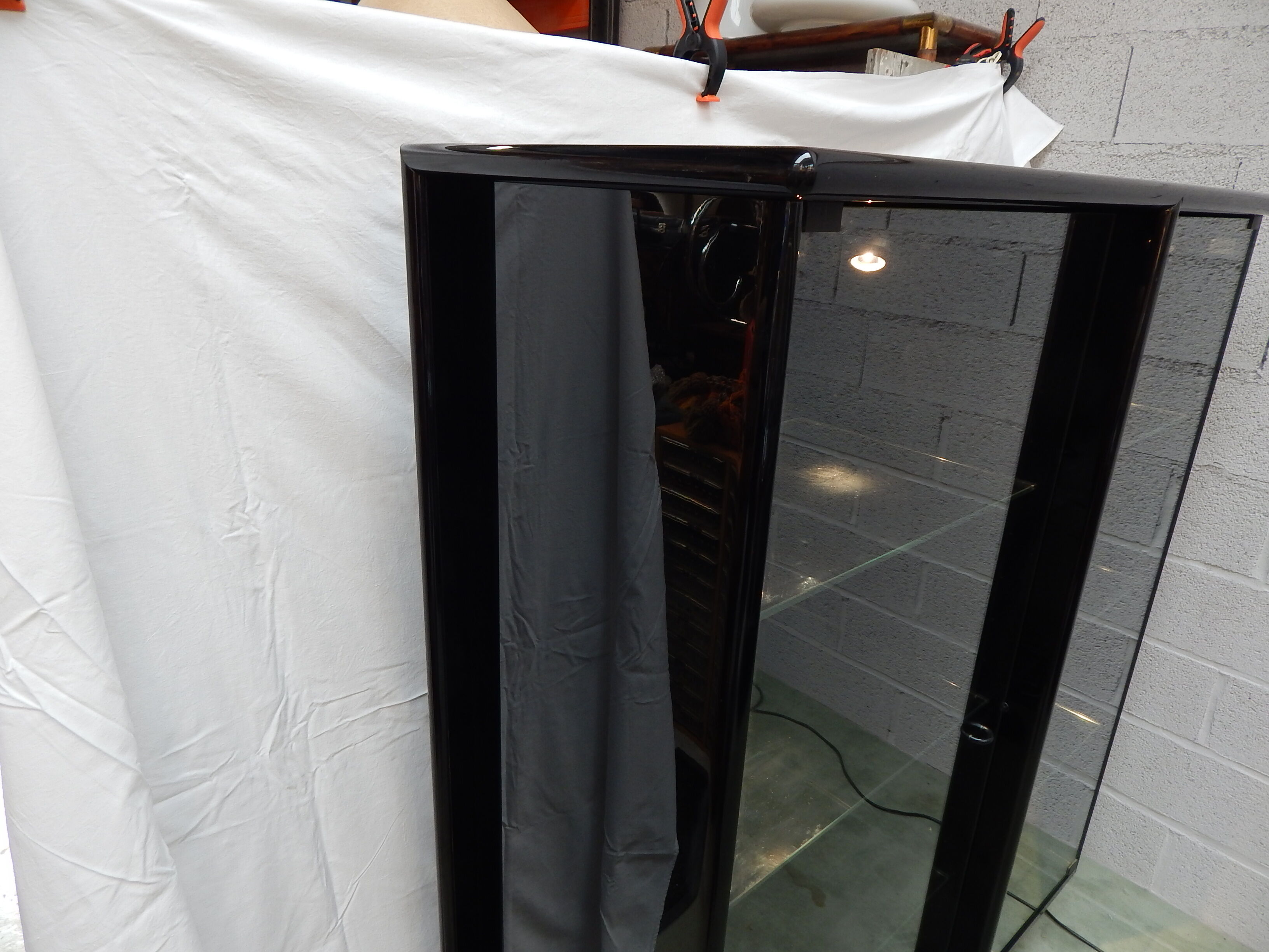 Vitrine laqué noir design Behr années 80