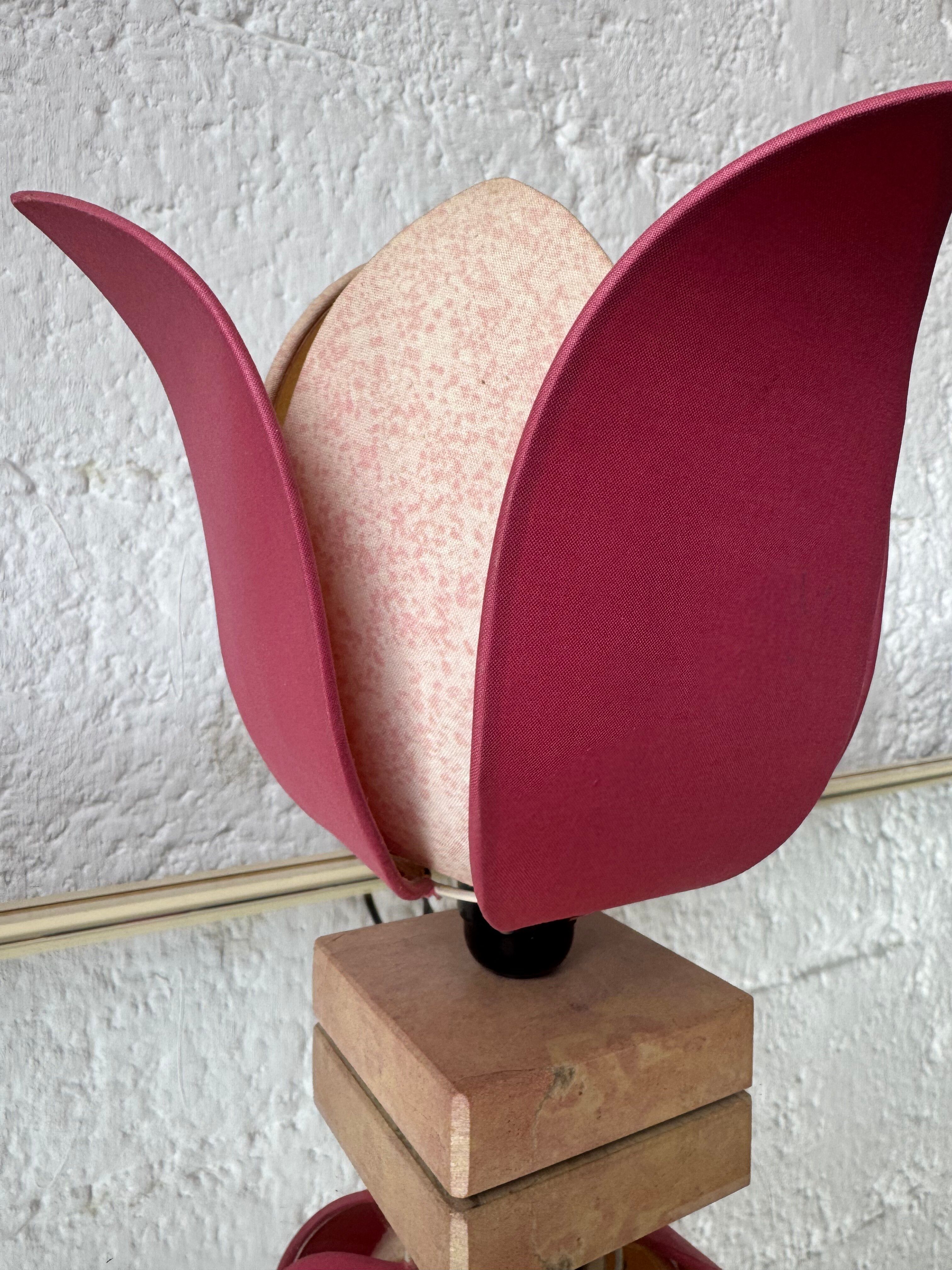 Vintage lotus flower lamp