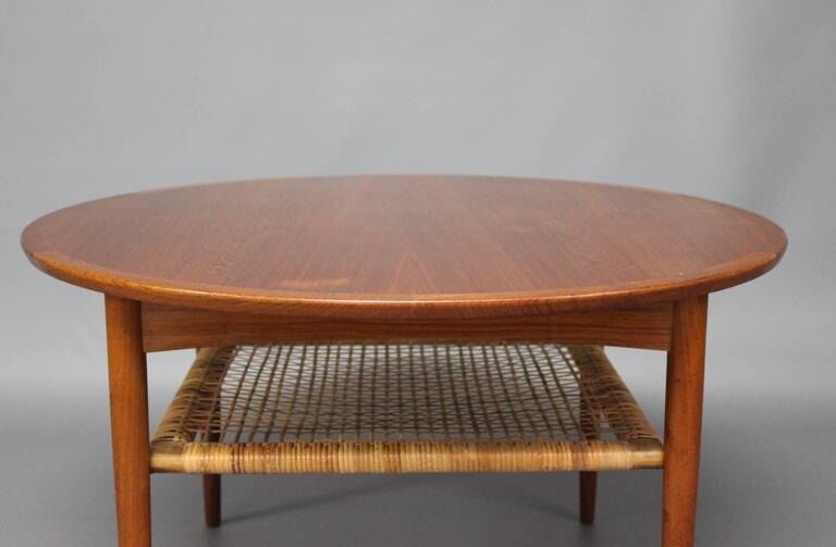 Table basse en teck avec étagère de cordon estampillée « Møbelintarsia », années 1950