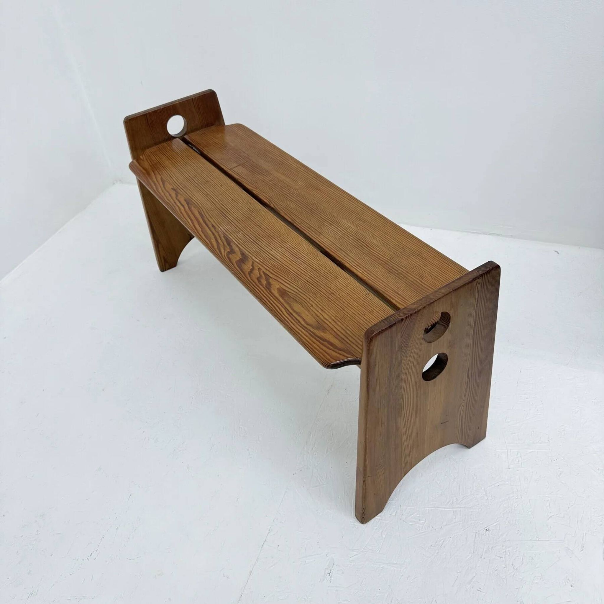 Banc moderne du milieu du siècle par Gilbert Marklund pour Furusnickarn AB, années 1960.