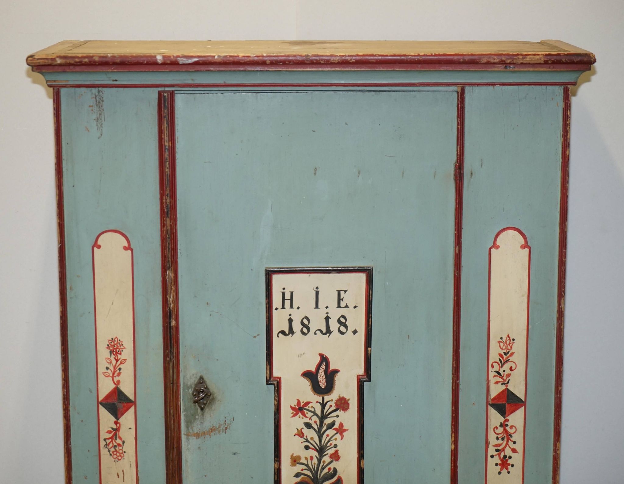 Armoire de mariage allemande antique 1818 peinte à la main