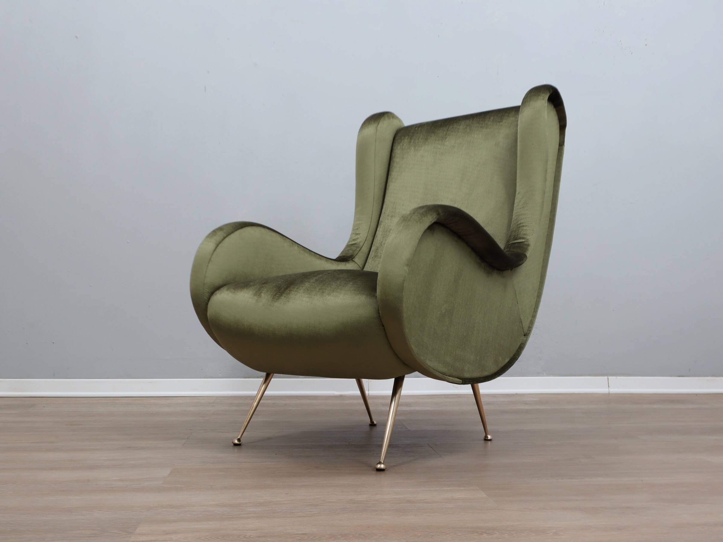Fauteuil italien des années 1950 style Senior Zanuso en velours vert.