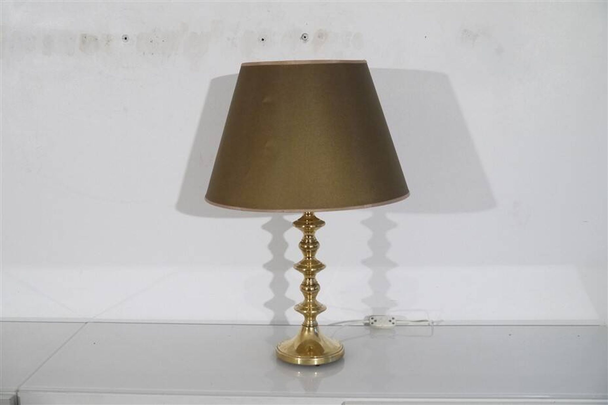Lampe scandinave en laiton 1970