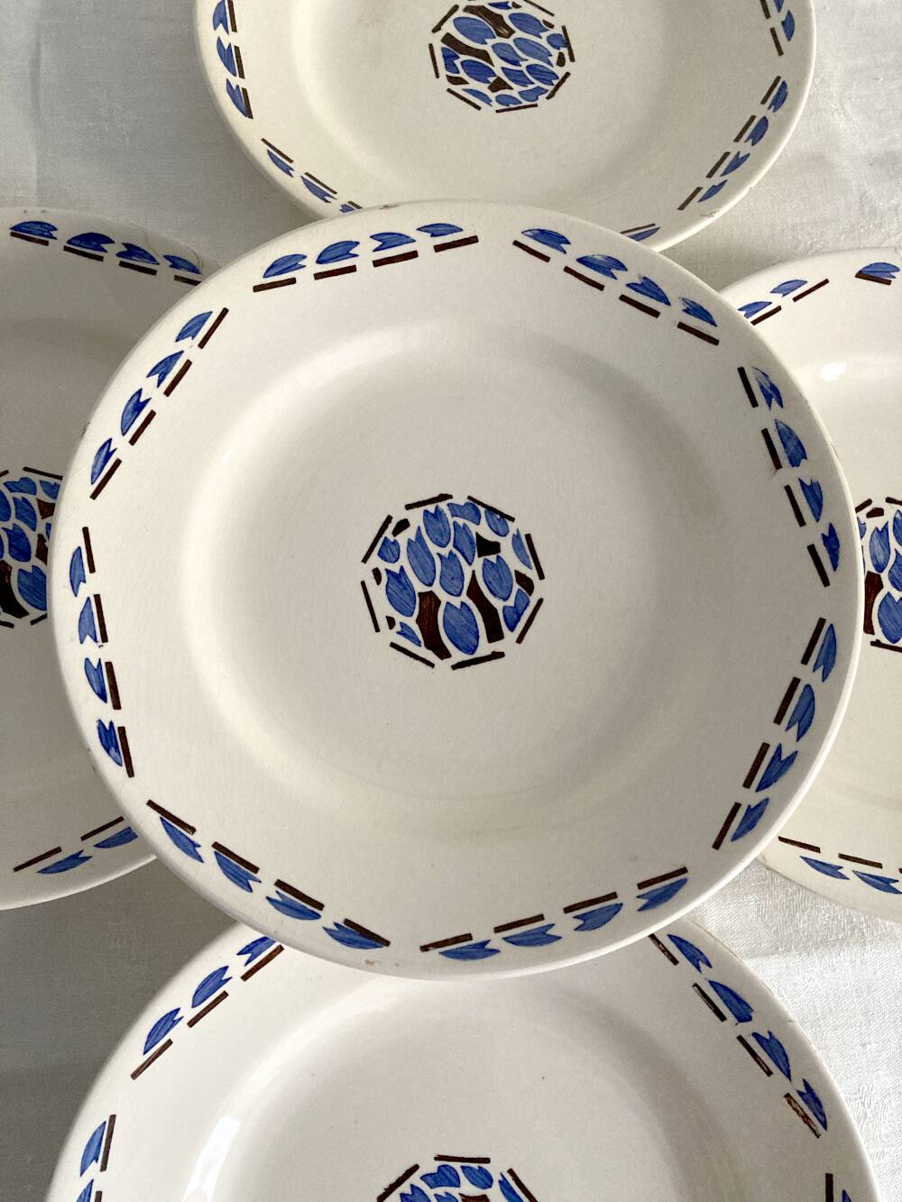 5 serving plates, ironstone from Longchamp, Arlette pattern, 1950