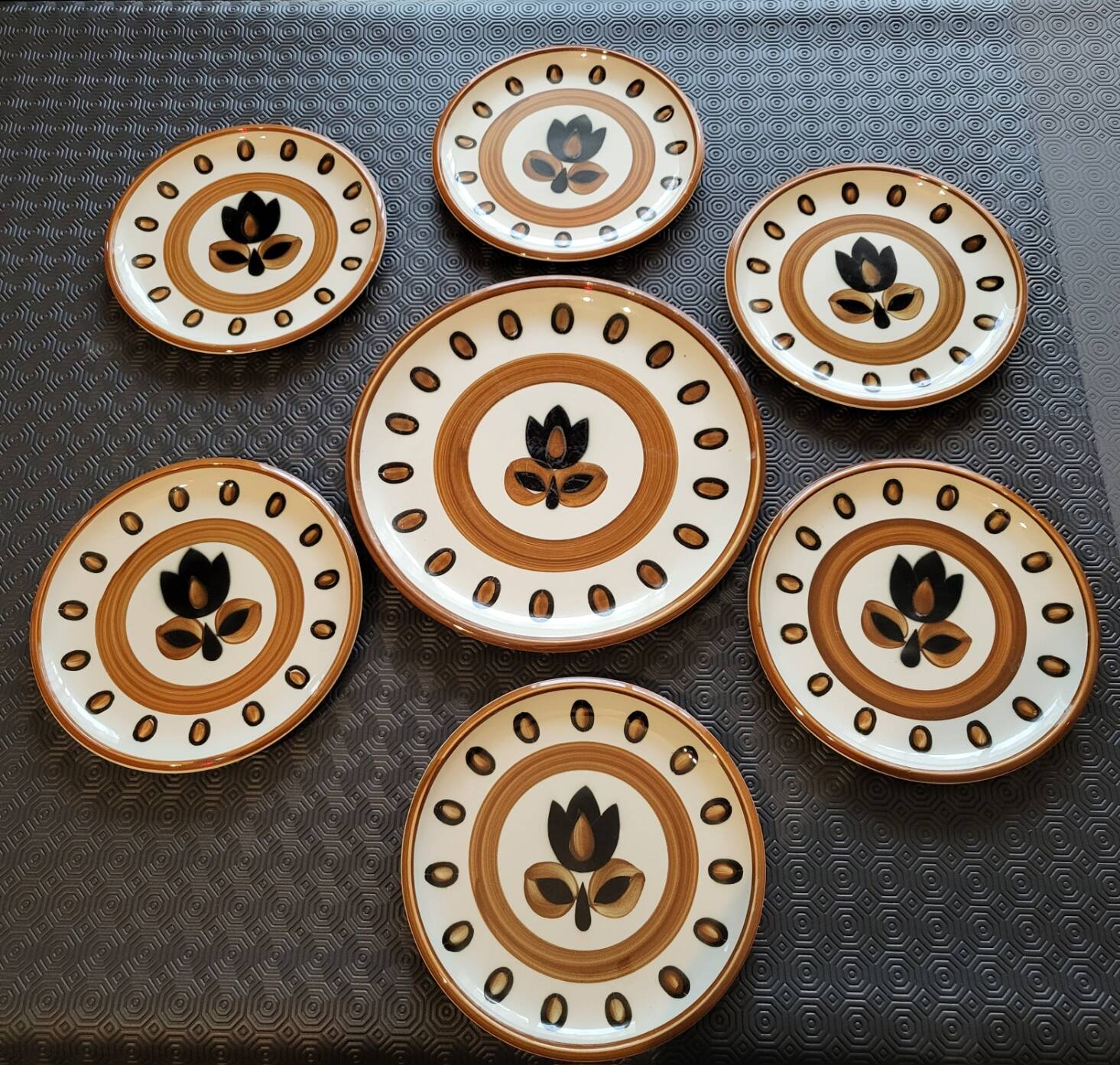 Boch la Louvière Kimono plate set Belgium 1970 (Set of 7)