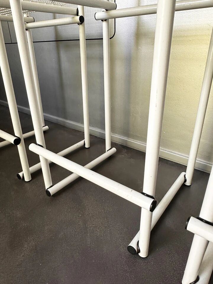 Set de 3 tabourets de comptoir modernistes italiens, acier laqué blanc 1970