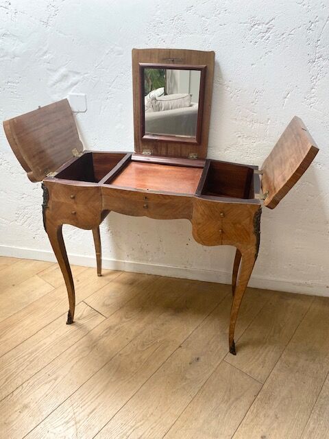 Wooden dressing table in marquetry