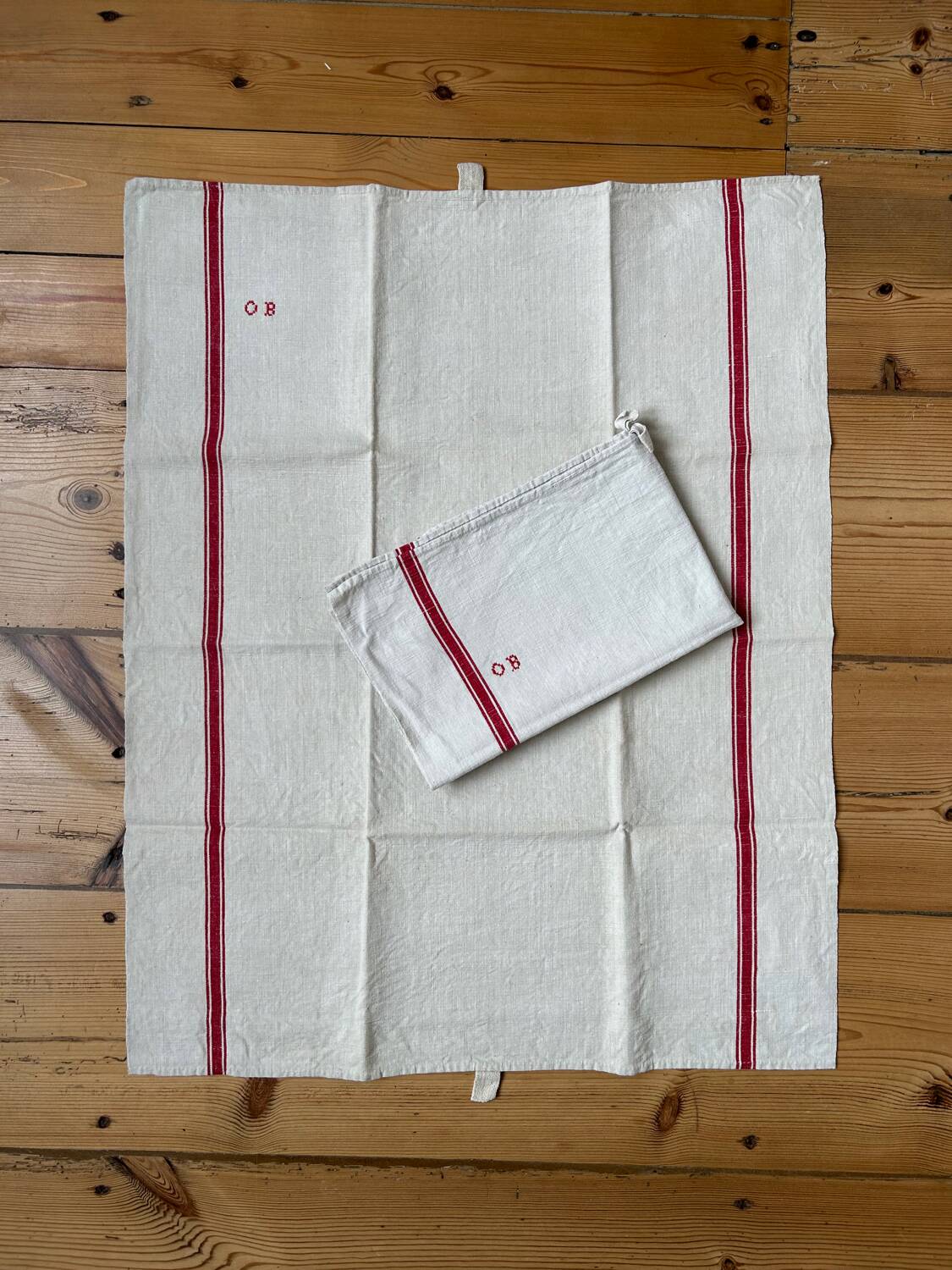 Set of 2 old linen tea towels