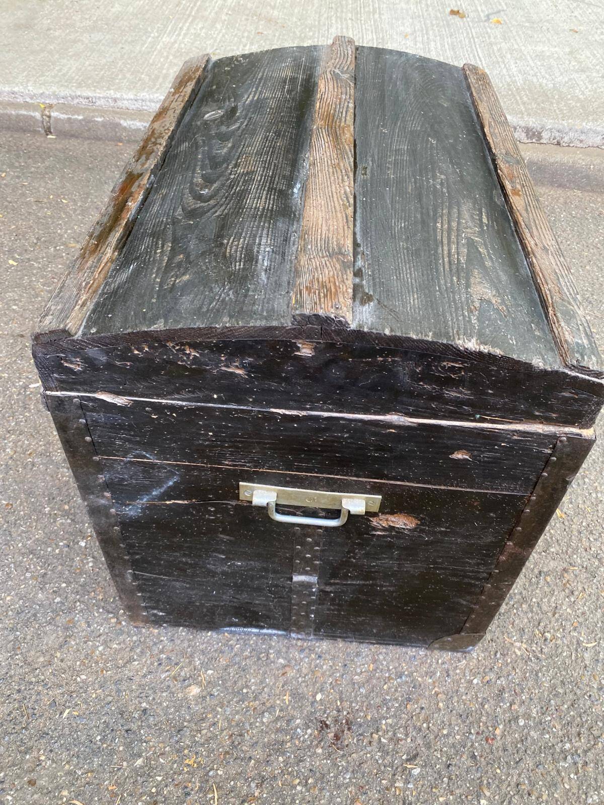 Malle bombée vintage en bois du XIXème