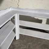 Country corner shelf